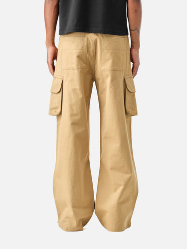 Desert Y5 Cargo Pants, back half-body on model