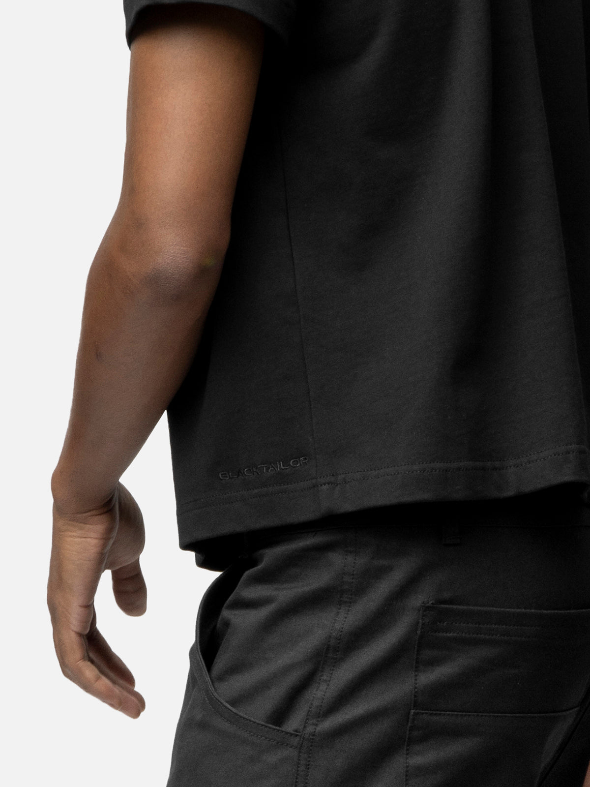 CROPPED T-SHIRT