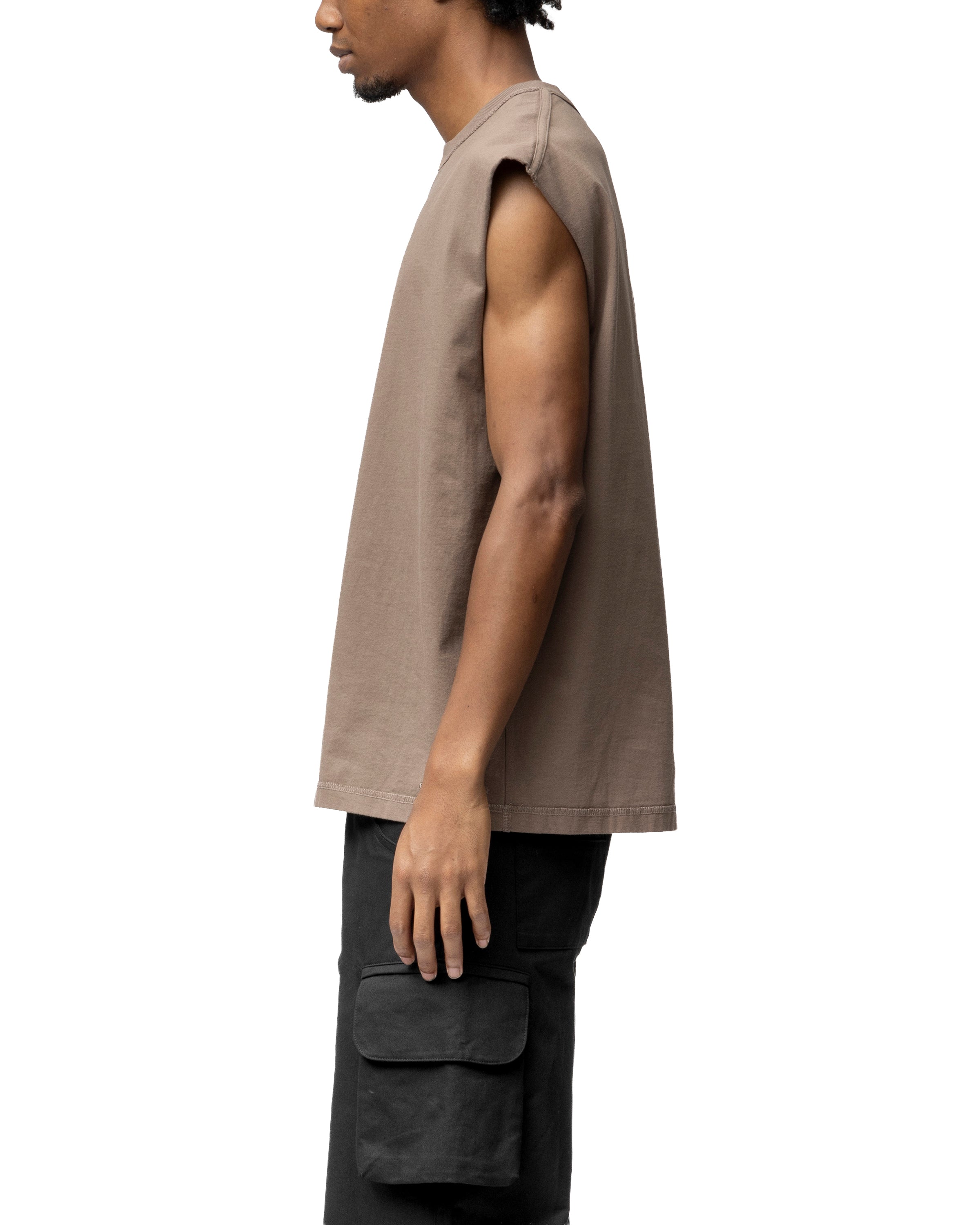 SLEEVELESS T-SHIRT