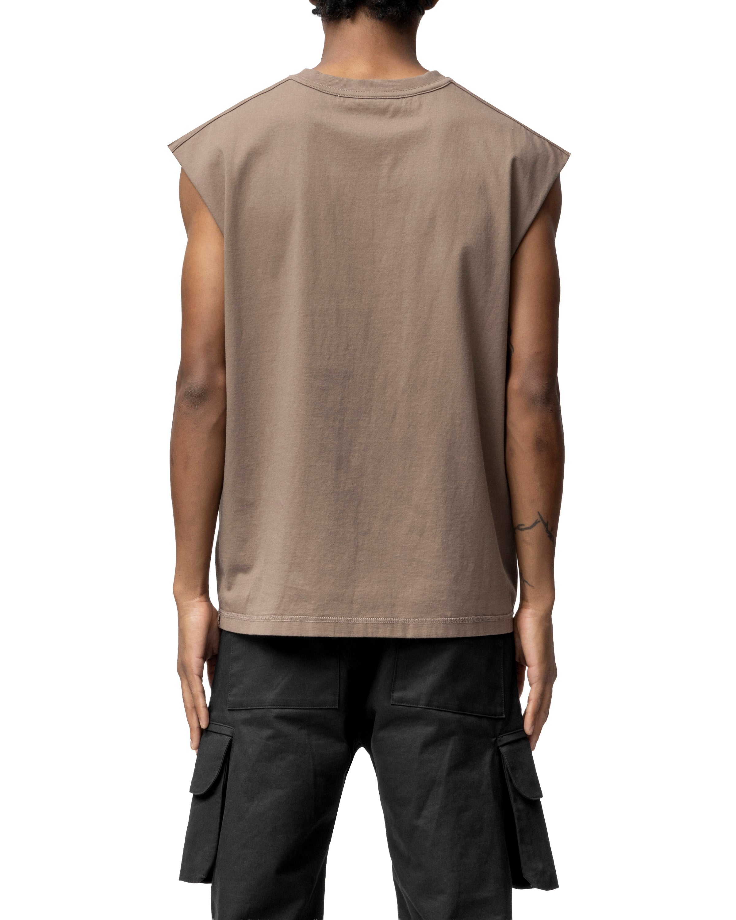 SLEEVELESS T-SHIRT
