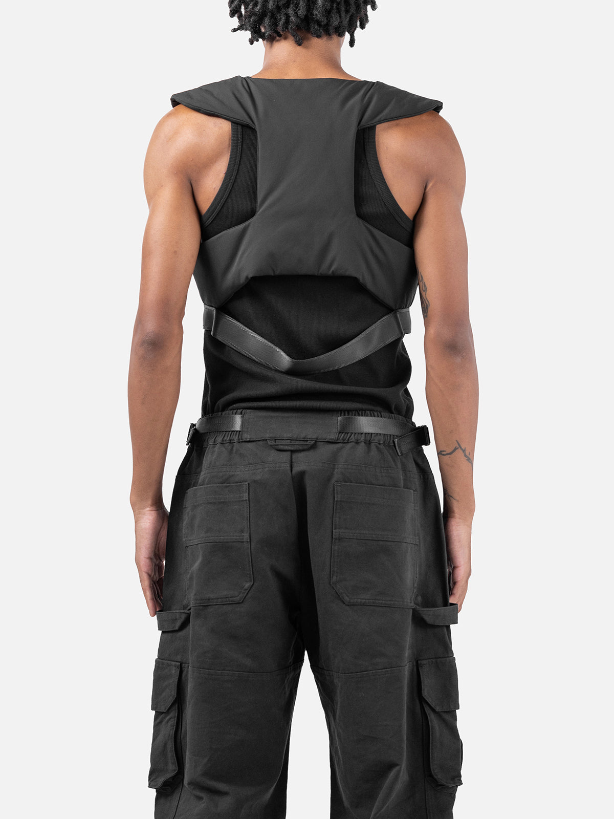 C4 VEST