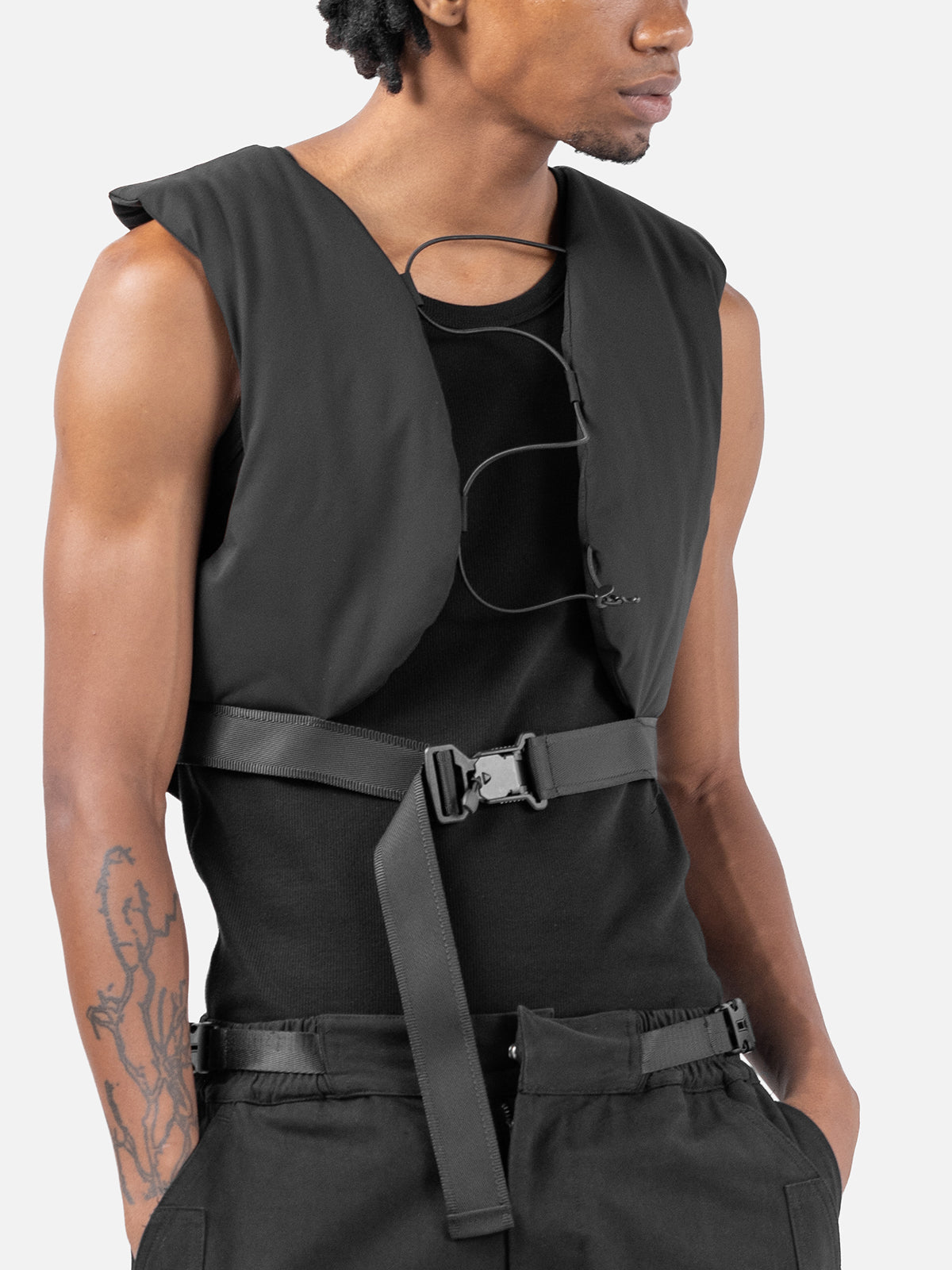 C4 VEST