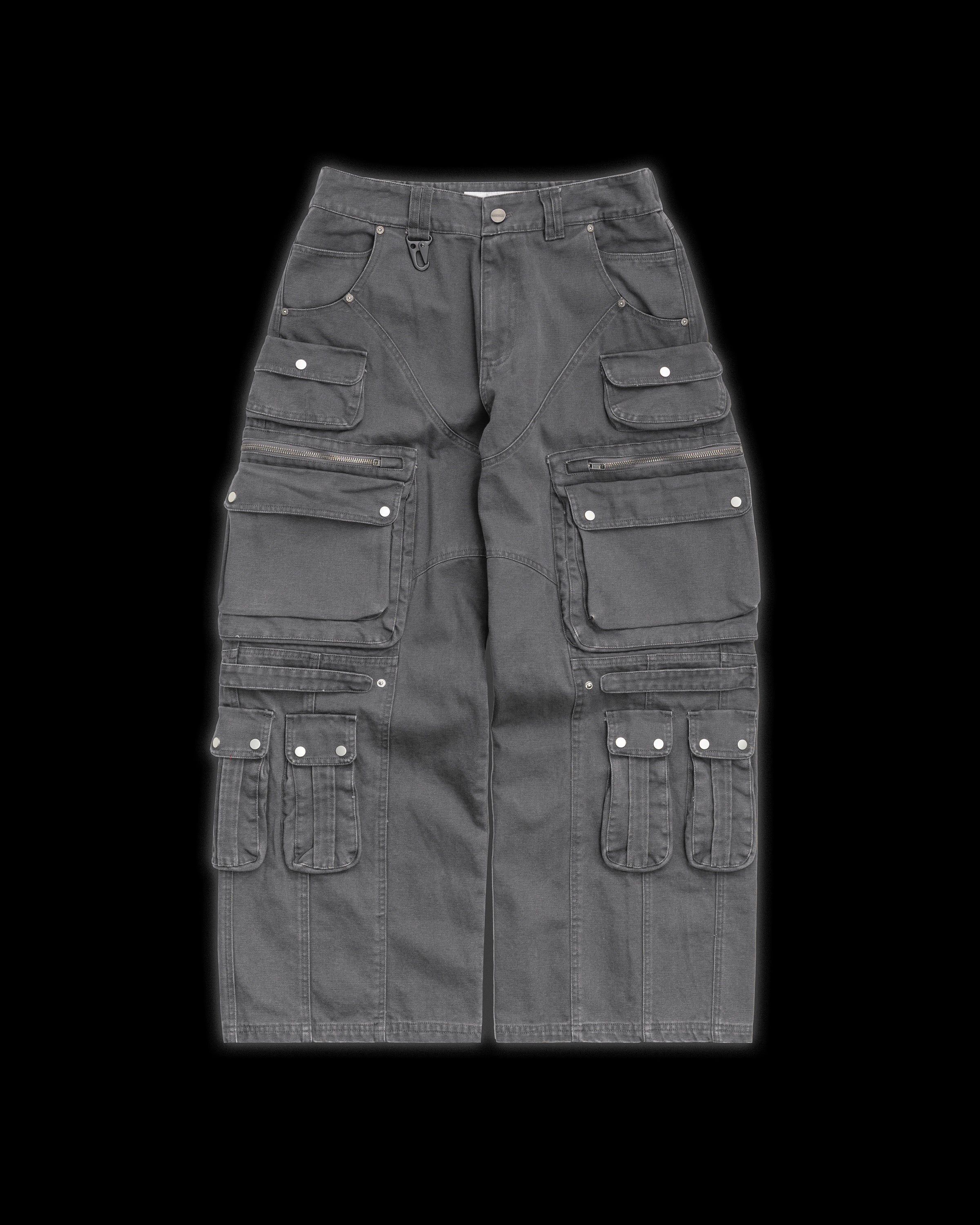 MULTI-POCKET MILITARY CARGO