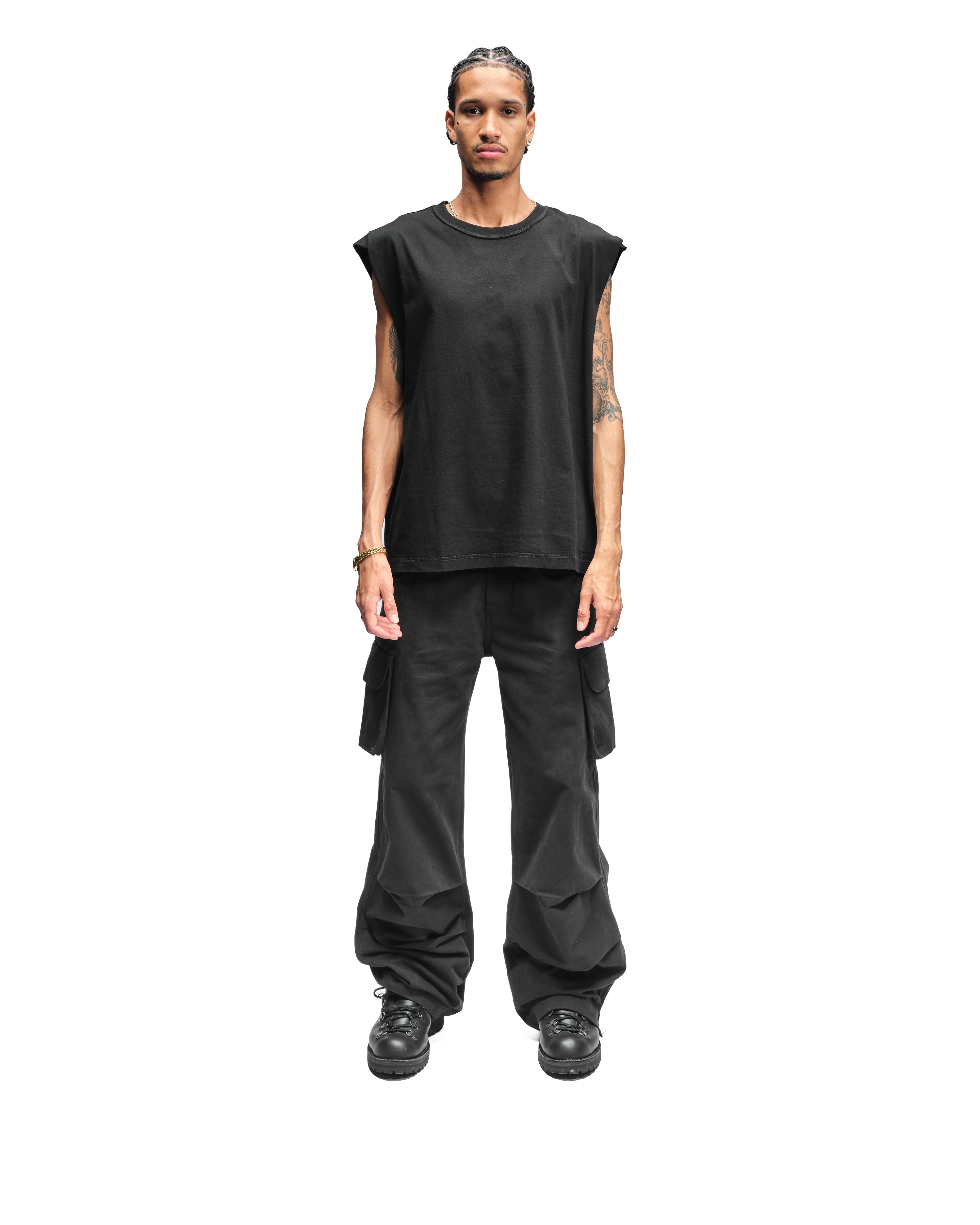 SLEEVELESS T-SHIRT