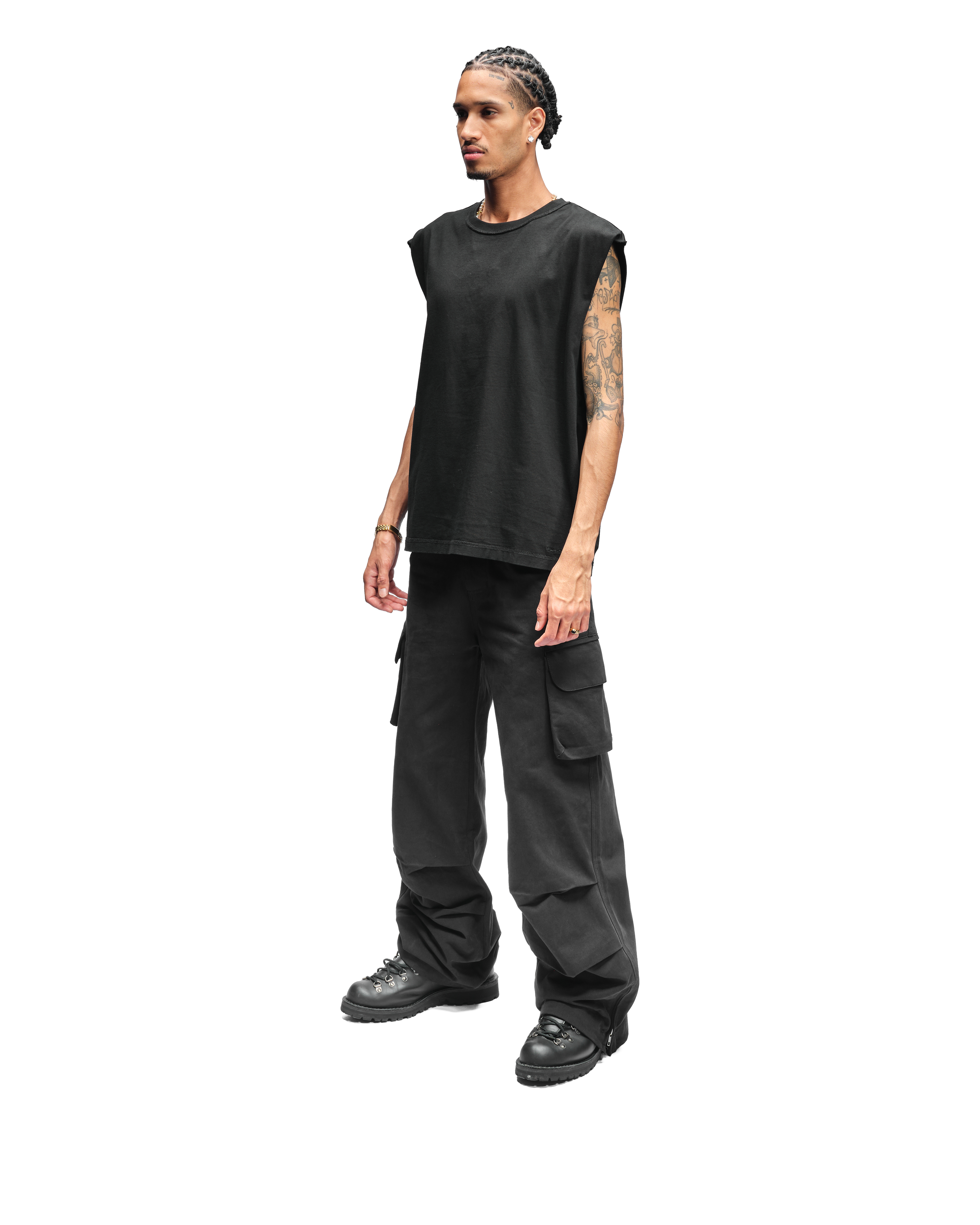 SLEEVELESS T-SHIRT