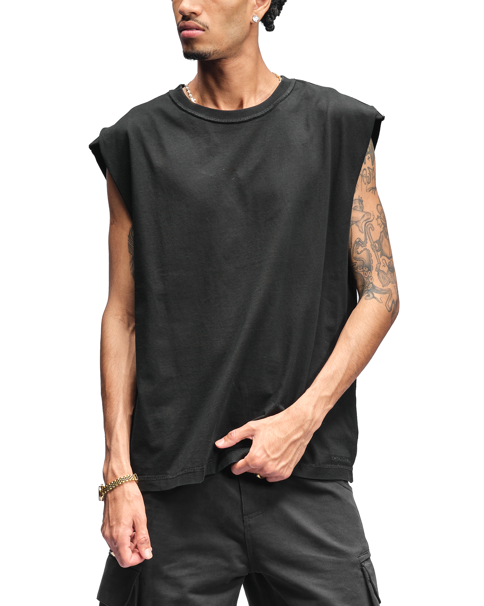 SLEEVELESS T-SHIRT