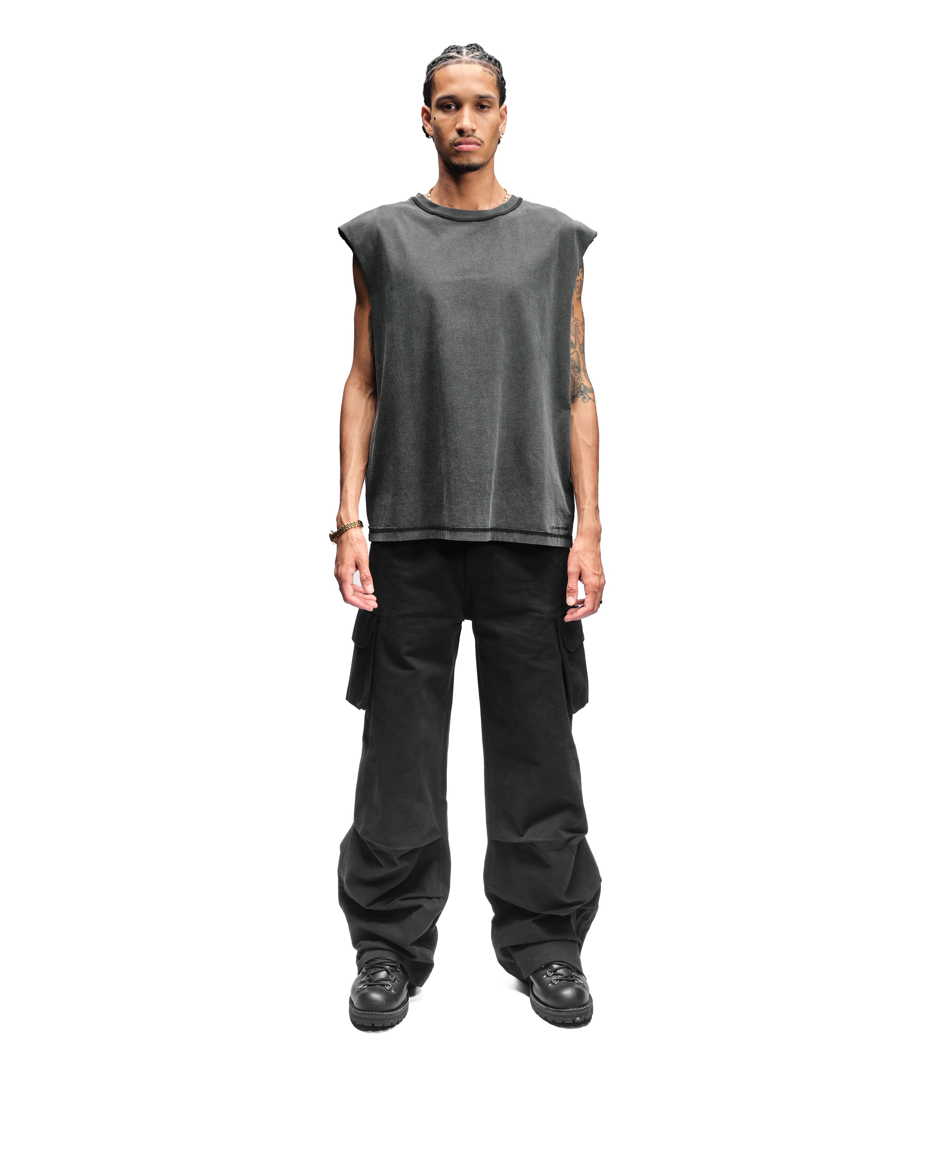 SLEEVELESS T-SHIRT