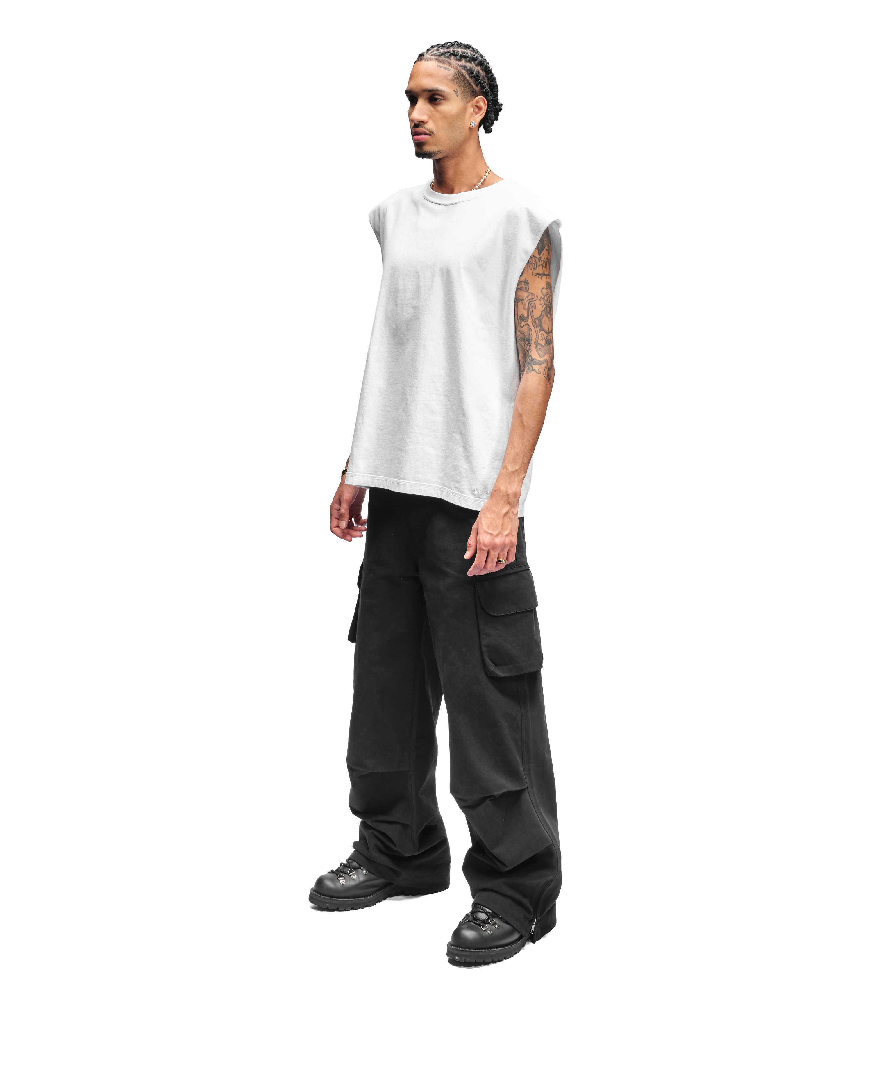 SLEEVELESS T-SHIRT