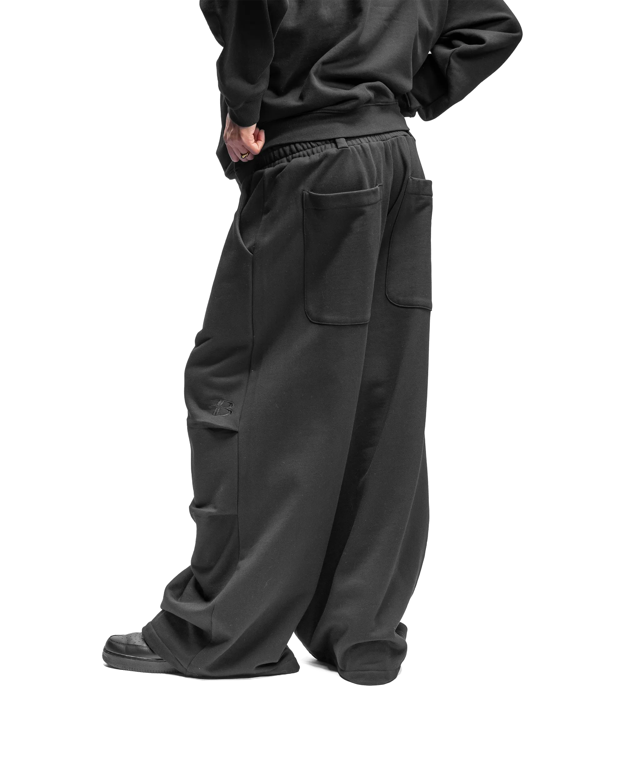 BAGGY SWEATPANTS