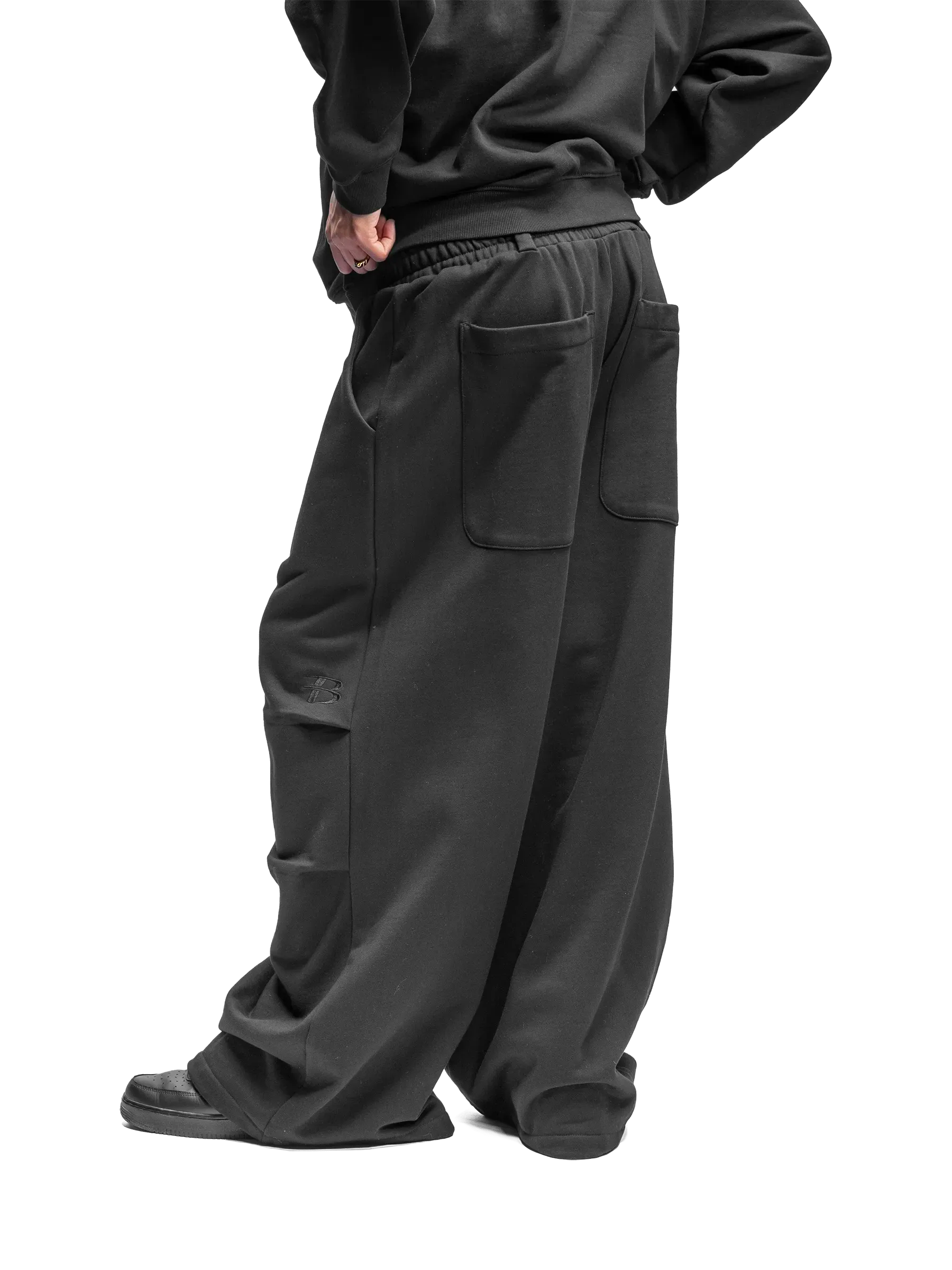 BAGGY SWEATPANTS
