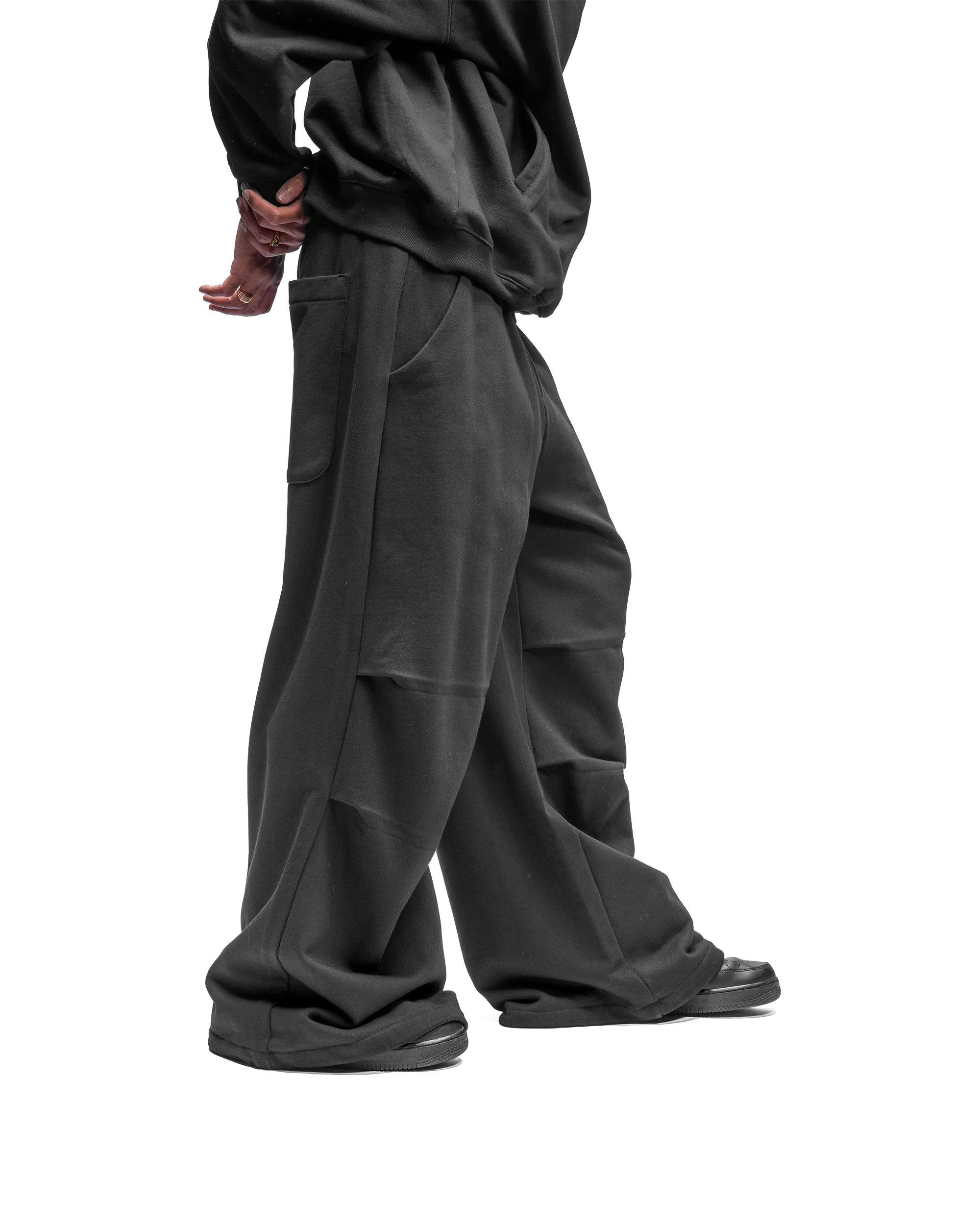 BAGGY SWEATPANTS
