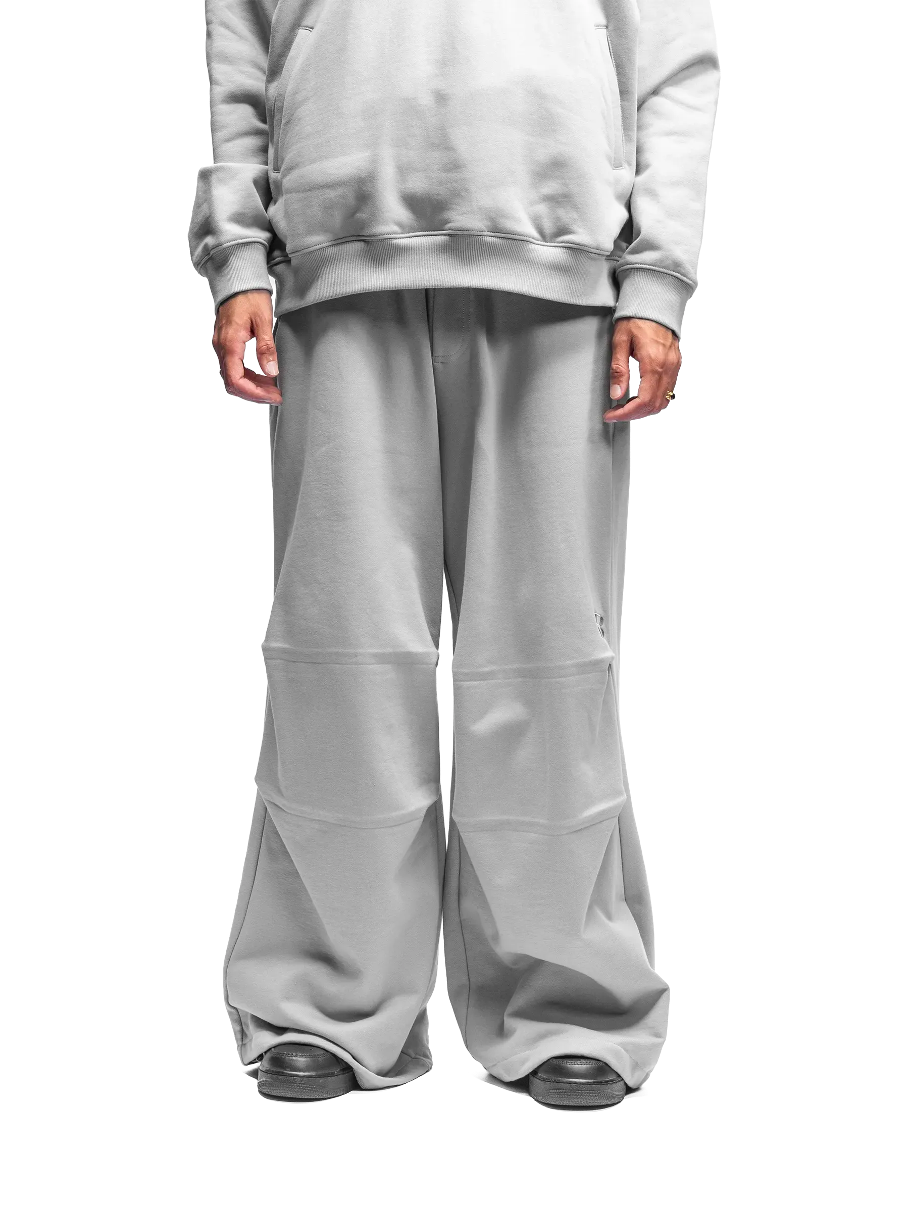 BAGGY SWEATPANTS