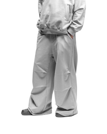 BAGGY SWEATPANTS