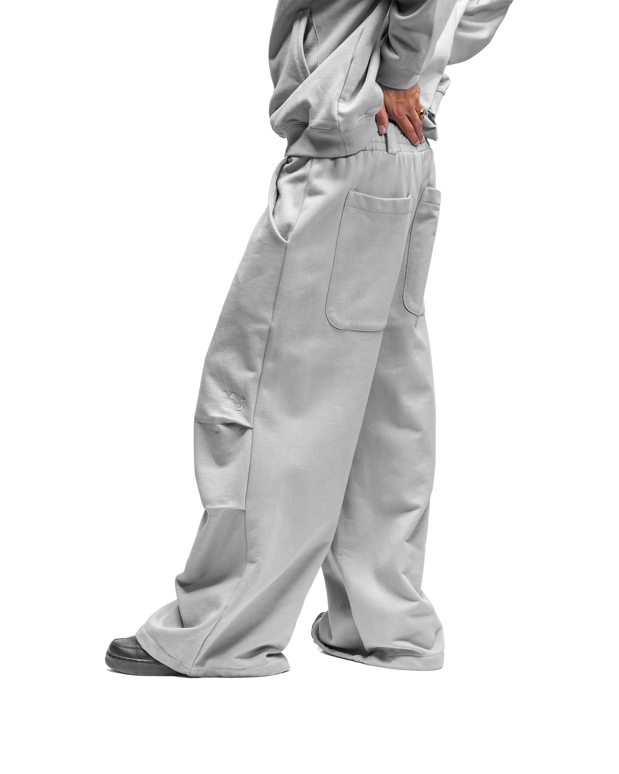 BAGGY SWEATPANTS