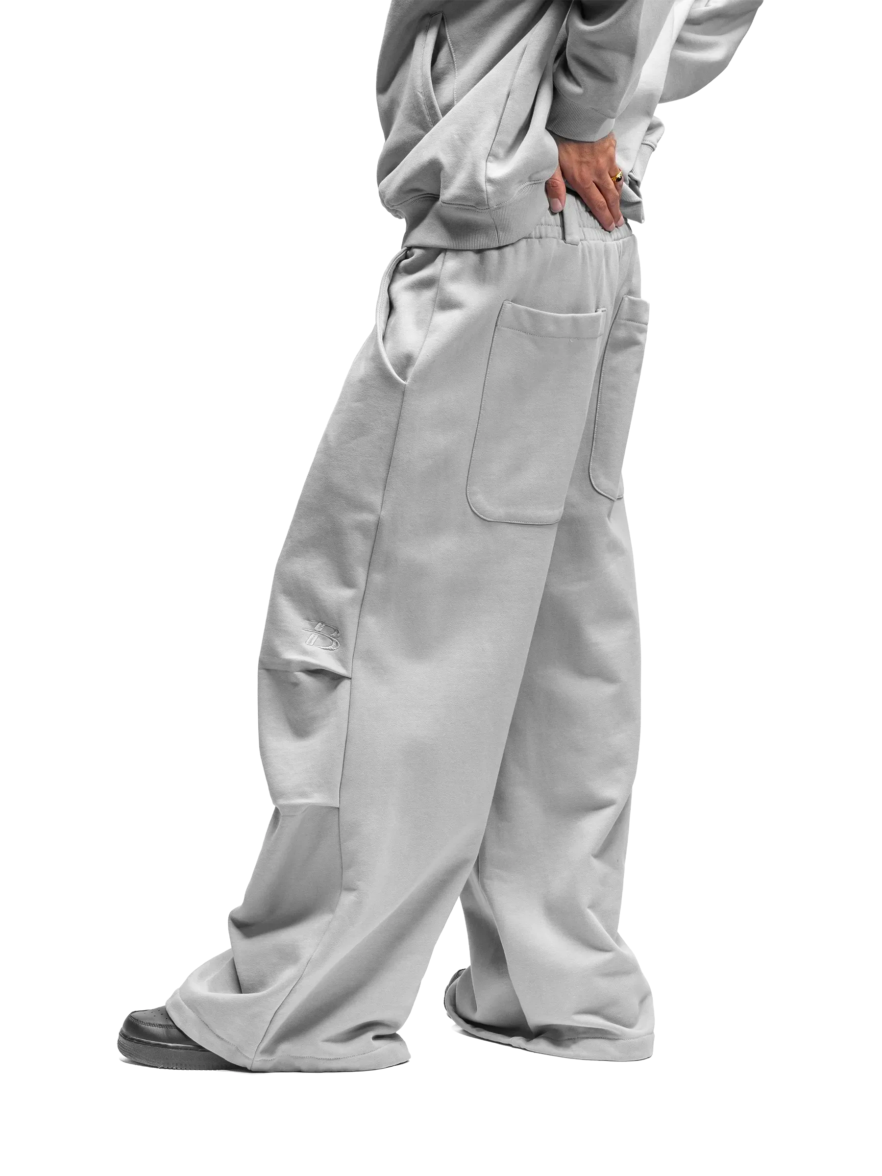 BAGGY SWEATPANTS