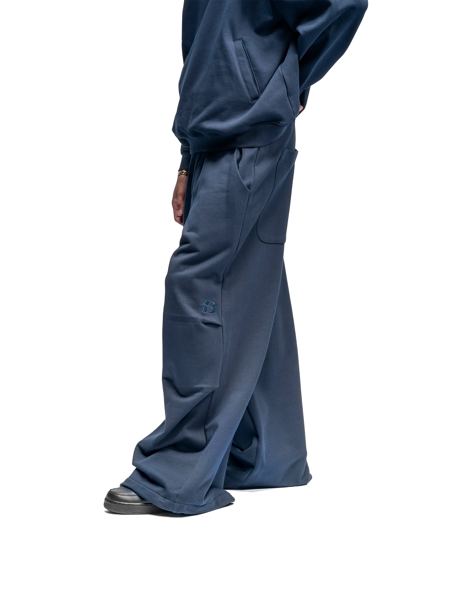 BAGGY SWEATPANTS