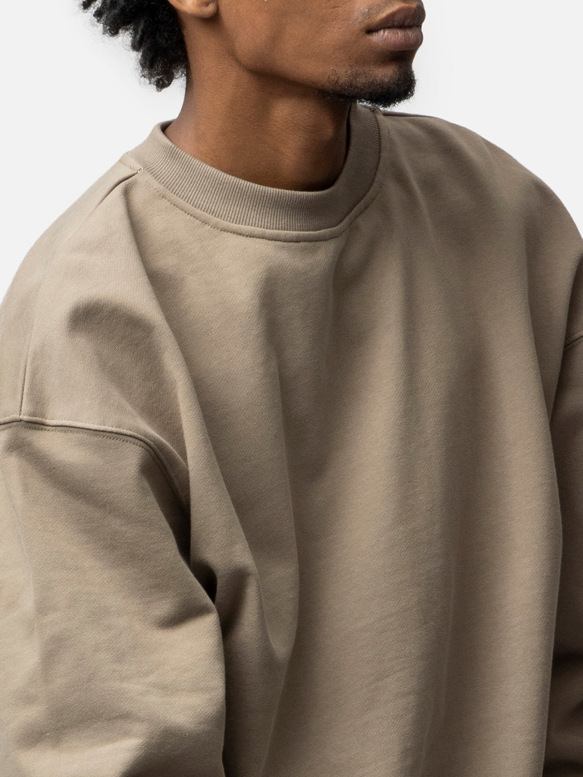 OVERSIZED SWEATSHIRT