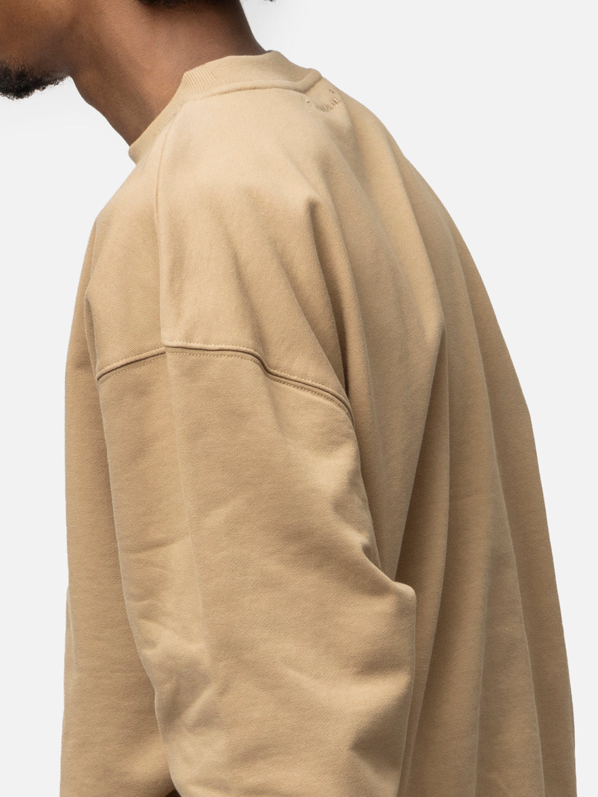 OVERSIZED SWEATSHIRT