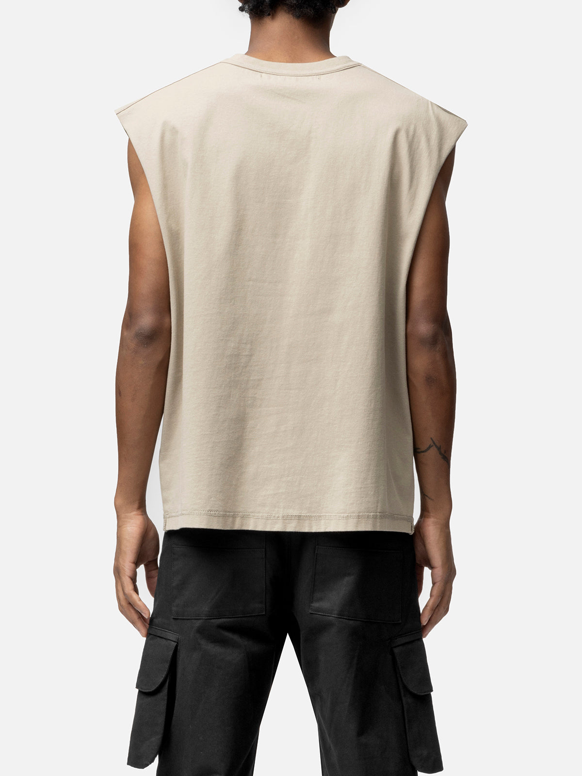SLEEVELESS T-SHIRT