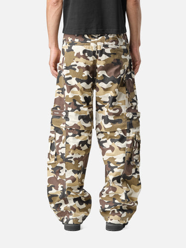 Desert Camo Y6 Cargo Pants, back half-body on model